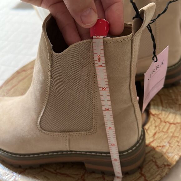 SERRA 8 PUTIAN Ivory Cream Tan Soles Combat Ankle Slip on Boots - Picture 11 of 13